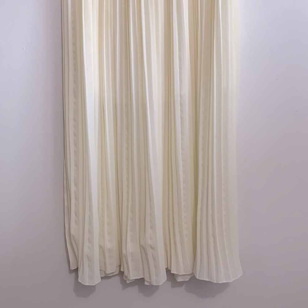 Korean style Women’s Cream pleated midi Skirt size Xs-M - Picture 3 of 4